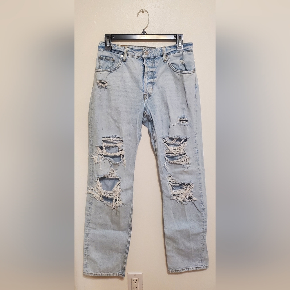 H&M light wash denim jeans